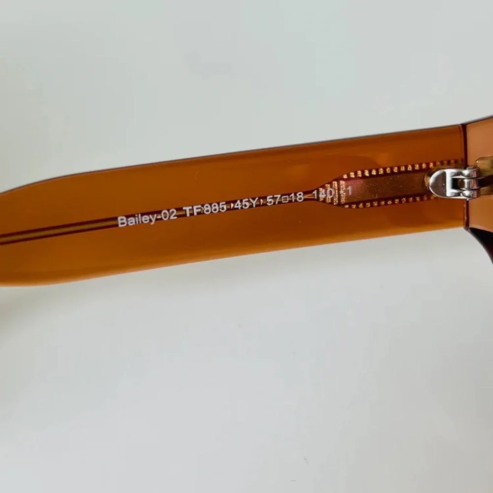 Authentic- New - TOM FORD Bailey Sunglasses TF885 45Y